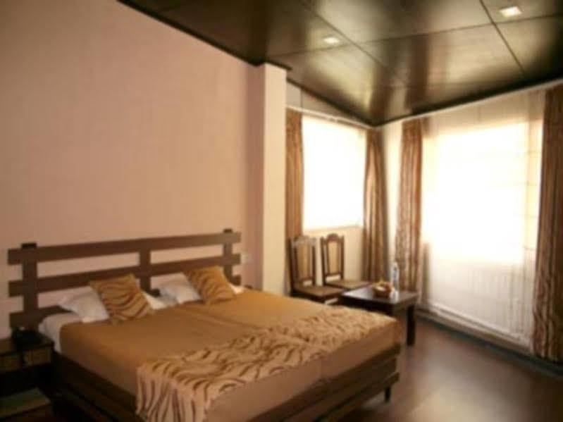 The Corner Hotel Nainital Exterior foto